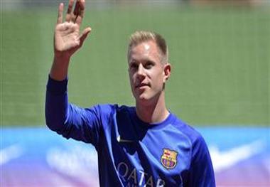 دروازه‌بان بارسلونا ازدواج کرد
