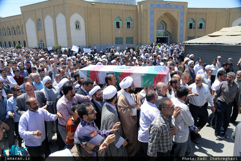 مراسم تشییع پیکر مطهر شهید حمله تروریستی اخیر حجت الاسلام تقوی در قم