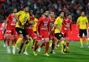 بیانیه باشگاه سپاهان خطاب به انصاری‌فرد: مثل هواداران نابالغ و نوجوان سخن نگویید/ دوست دارید سه امتیاز را بی‌زحمت بگیرید
