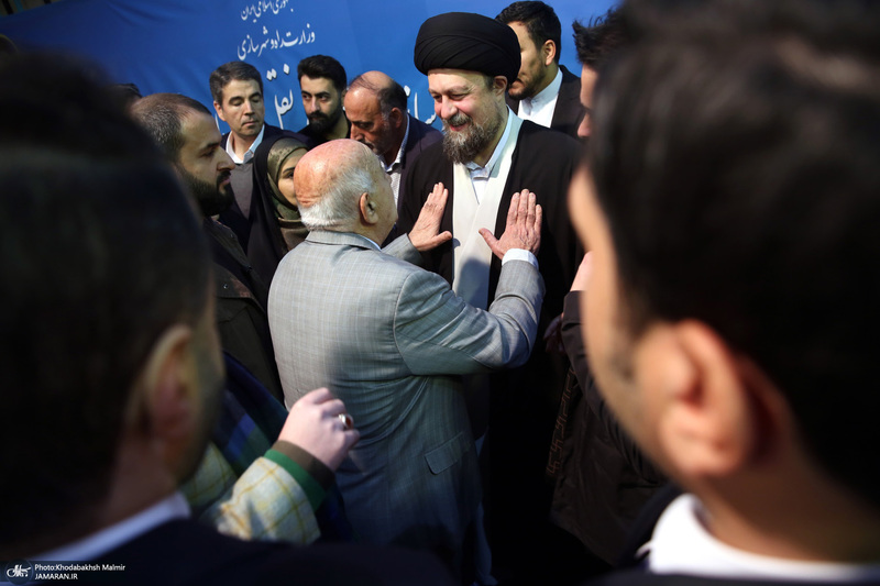 دیدار وزیر و جمعی از کارکنان وزارت راه و شهرسازی با سید حسن خمینی