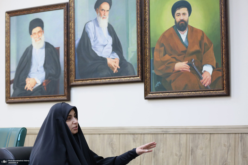 دیدار نرجس سلیمانی با دکتر علی کمساری ریاست موسسه تنظیم ونشرآثار امام خمینی (س)