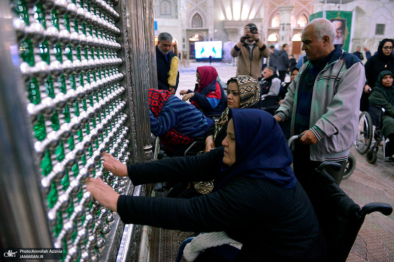 تجدید میثاق رئیس سازمان بهزیستی و جمعی از توان یابان با آرمان های حضرت امام خمینی (س)