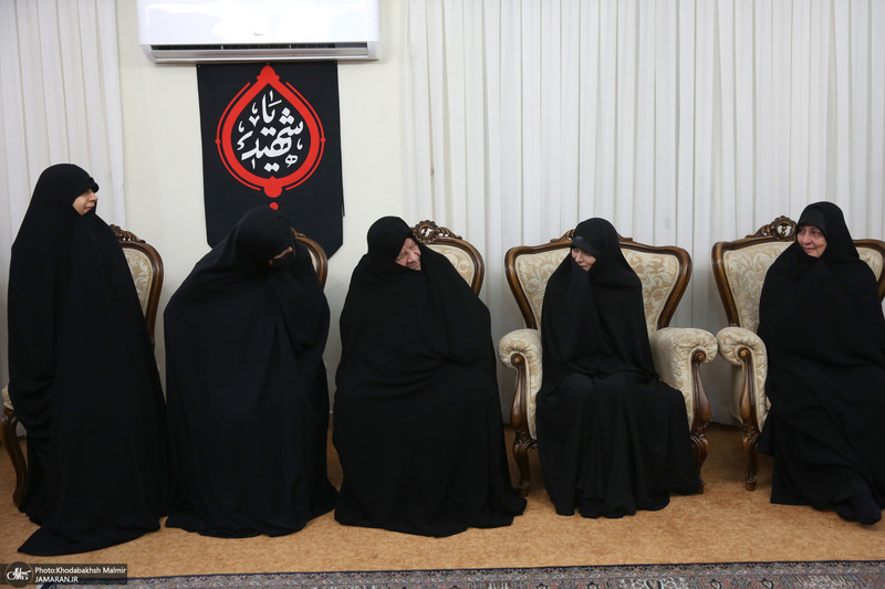 حضور سید حسن خمینی در منزل سردار شهید سلامی با خانواده این شهید والامقام دیدار و گفت‌وگو کرد.