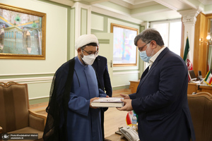 دیدار سرپرست موسسه تنظیم و نشر آثار امام خمینی(س) با استاندار خراسان‌رضوی