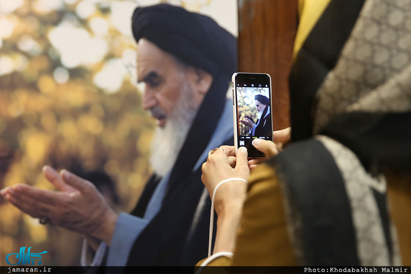 بازدید گردشگران آلمانی و اتریشی از بیت امام خمینی (س) در جماران 