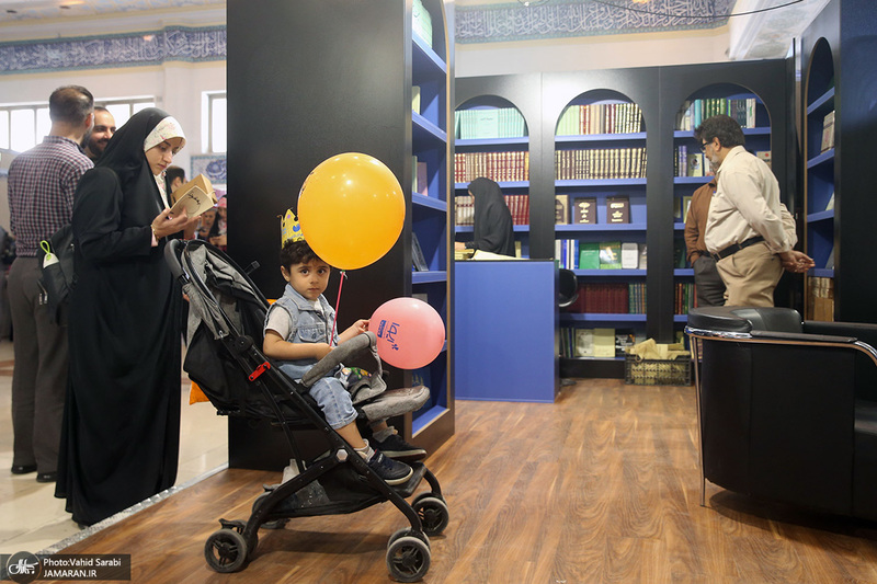 غرفه موسسه تنظیم و نشر آثار امام خمینی (س) در سی و پنجمین نمایشگاه کتاب تهران- 3