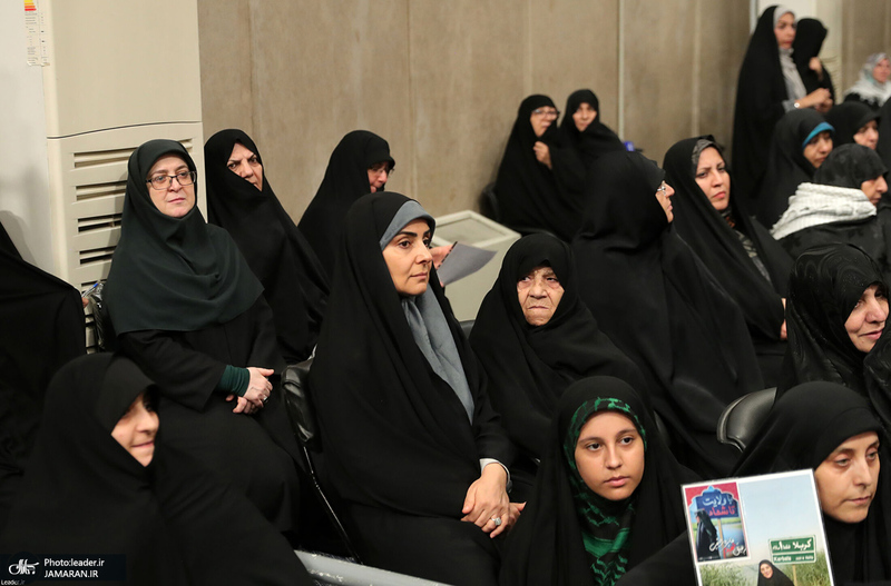 دیدار پیشکسوتان و فعالان دفاع مقدس و مقاومت با رهبر انقلاب