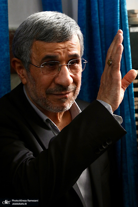 مراسم ختم خواهر محمود احمدی نژاد