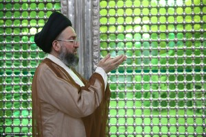 ادای احترام سید عمار حکیم به حضرت امام خمینی (س)