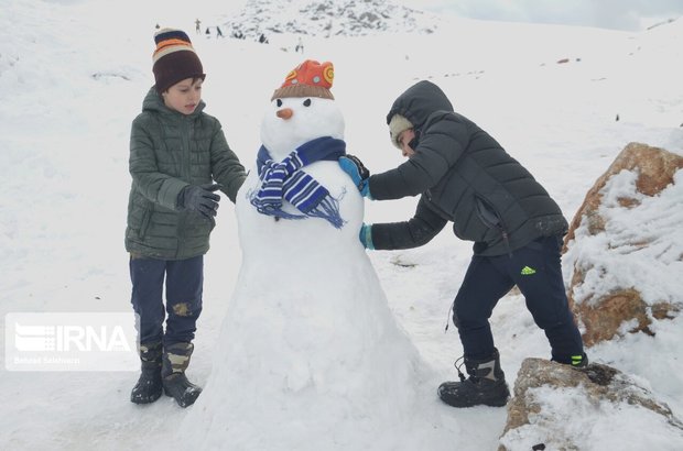 برف، مدارس برخی مناطق خراسان شمالی را تعطیل کرد