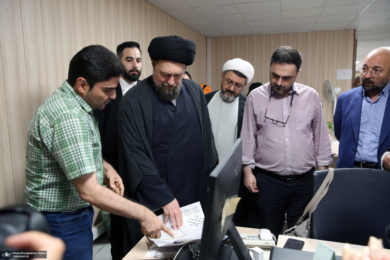 بازدید «سید حسن خمینی» از موسسه مطبوعاتی ایران