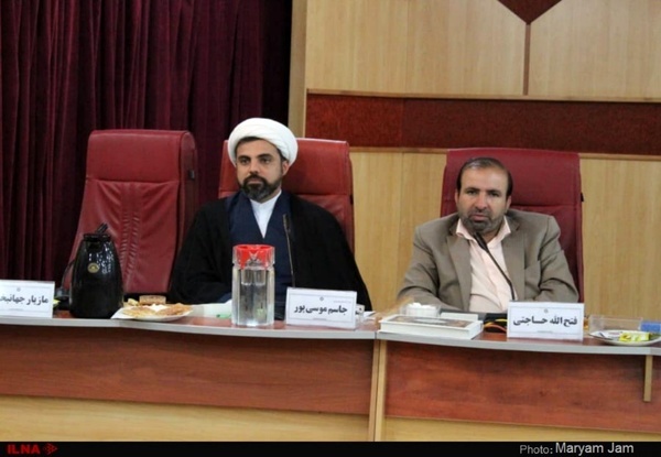 اصراری به استعفای شهردار اهواز ندارم  با الکترونیکی کردن اطلاعات در شهرداری از فساد مالی جلوگیری کنید