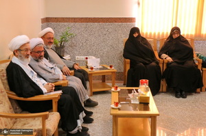 اندیشه های اخلاقی امام خمینی در شرح حدیث جنود عقل و جهل - فاطمه طباطبایی