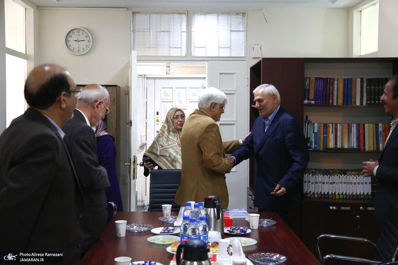 دیدار نوروزی برخی از چهره های سیاسی و دانشگاهی با محمدرضا عارف