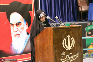 شب شعر «اين محرم وصفر است كه اسلام را زنده نگه داشته است» در حسینیه جماران