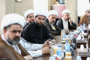 دیدار جمعی از علمای کشور عراق با رئیس موسسه تنظیم ونشر آثار امام خمینی