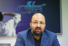 جواد امام سخنگو جبهه اصلاحات؛منظور آقای خاتمی نه تسلیم است و نه کوتاه آمدن/ از موضع عزت و قدرت تفاهم کنیم./جنگیدن برای کشور افتخار است/