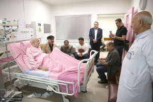 عیادت اقای خاتمی 1