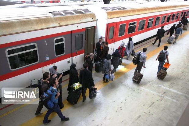 قطار مسافربری مشهد- بستان‌آباد راه‌اندازی شد