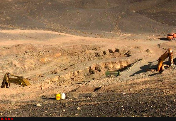 آغاز برداشت ماده معدنی طلا‌ در هیرد نهبندان  رونق اقتصادی منطقه پس از استخراج