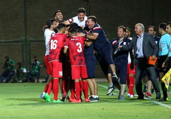 مصائب یک گل آفساید و اعتراض گسترده پرسپولیسی‌ها و تراکتوری‌ها