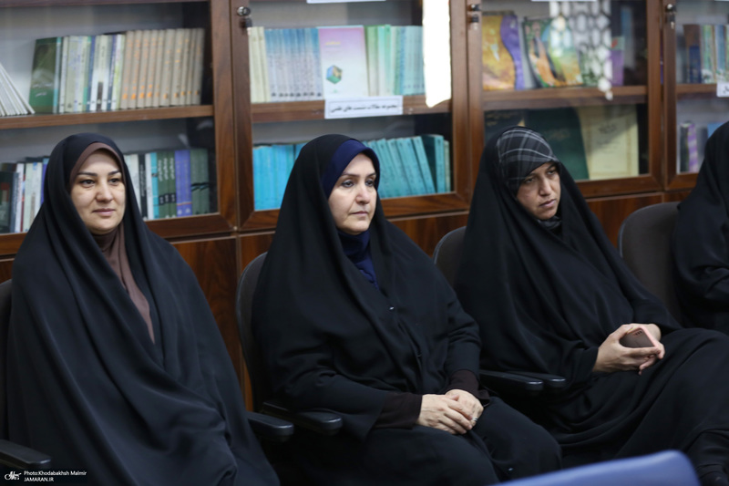 دیدار نوروزی کارکنان موسسه با دکتر علی کمساری