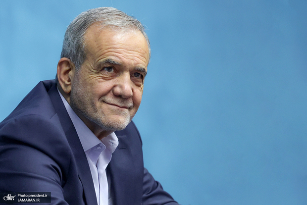 پزشکیان: مذاکرات در هماهنگی کامل با مقام معظم رهبری صورت خواهد گرفت؛ از اصول خود عقب‌نشینی نمی‌کنیم و در عین حال تنش‌ هم نمی‌خواهیم/ زندگی و معیشت ملت را به مذاکرات گره نزده‌ایم و نخواهیم زد/ تصمیمی بدون جلب همراهی جامعه اتخاذ نخواهد شد