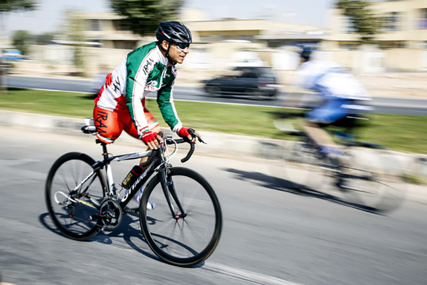 دوچرخه سواران حاضر در اردو زنجان در مرحله رکوردگیری هستند