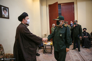 حاشیه های تجدید بیعت فرماندهان ارشد نیروهای مسلح با آرمان های امام خمینی (س)