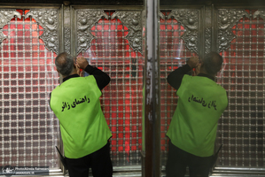 غباروبی ضریح مطهر حضرت عبدالعظیم حسنی (ع) و امام زاده حمزه (ع)