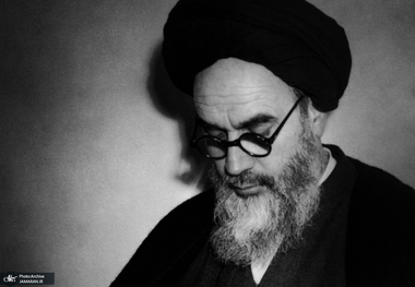 از خدا می‌خواهم ما را موفق کند در این ماه توبه بکنیم