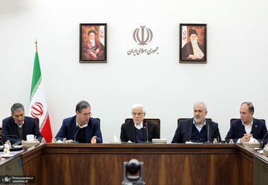 عارف: احیای دریاچه ارومیه یک مسئله فراملی است/ نمی‌توانیم برنامه‌های احیا را با اتکا به منابع غیرمطمئن پیش ببریم/ از منابع نهادهای بین‌المللی استفاده خوبی نمی‌کنیم/ برنامه‌ای با شاخص‌های کمی برای سال ۱۴۰۵ تهیه شود