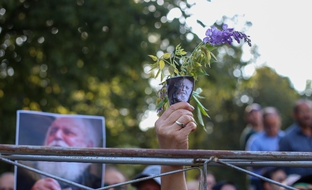  آرامگاه «هوشنگ ابتهاج» پس از نصب تندیس و سنگ قبر+عکس
