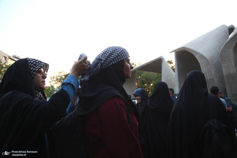 اجتماع دانشجویان تهران در همبستگی با دانشجویان آمریکایی و اروپایی حامی فلسطین