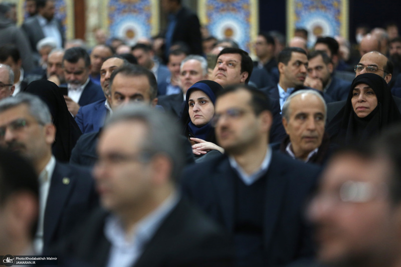 دیدار وزیر اقتصاد  جمعی از مدیران بانک ها با سید حسن خمینی