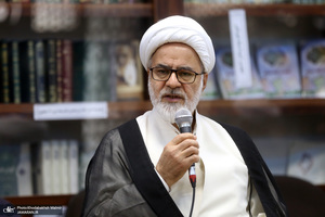 مراسم تقدیر از دست اندرکاران همایش نکوداشت وکلای حضرت امام خمینی (س)