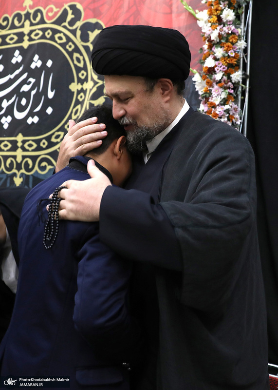 مراسم عزادهری شب ۲۸ صفر در حرم مطهر امام خمینی(س)