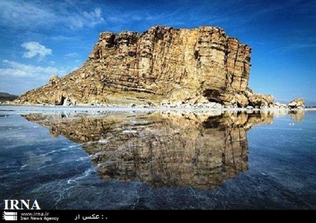 دریاچه ارومیه چشم انتظار عیادت گردشگران