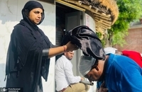 مراسم برافراشتن پرچم عزا به مناسبت آغاز محرم توسط هندوها در پنجاب، هند. (4)