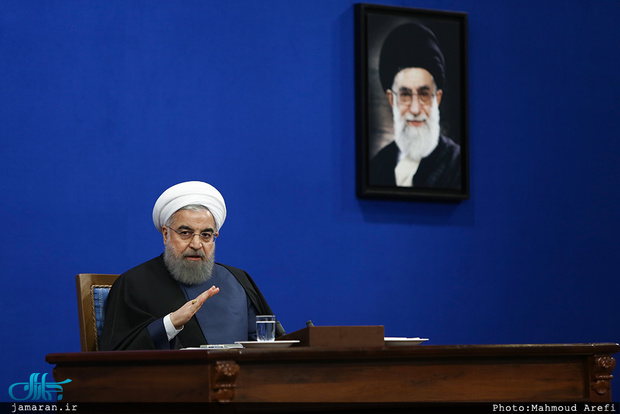 رییس جمهور روحانی: قرار نیست با تخریب و شعارهای عده ای از میدان خدمت خارج شویم