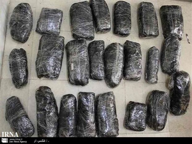 پدر و دختر همراه با ۴۰ کیلوگرم موادمخدر در آزادراه زنجان دستگیر شدند