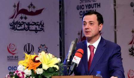 مقام سازمان کنفرانس اسلامی:‌جوانان جهان اسلام قربانی سیاست های فرقه ای و تکفیری ها هستند