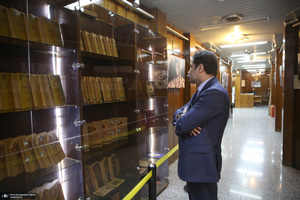 بازدید عبدالکریم حسین‌زاده، معاون امور توسعه روستایی و مناطق محروم کشور  از بیت امام خمینی (س) در جماران