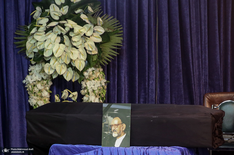 مراسم وداع با پیکر حجت الاسلام و المسلمین سید محمود دعایی در حسینیه جماران -1