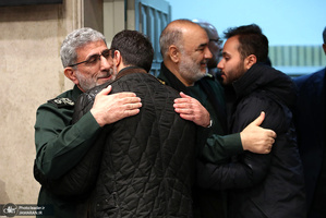 مراسم بزرگداشت شهید حاج قاسم سلیمانی و همرزمانش در حسینیه امام خمینی (ره)