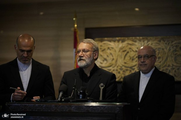 توهین دیپلمات آمریکایی به خبرنگاران لبنانی/ واکنش سفارت ایران در لبنان به تفاوت رفتار لاریجانی و باراک با خبرنگاران + فیلم