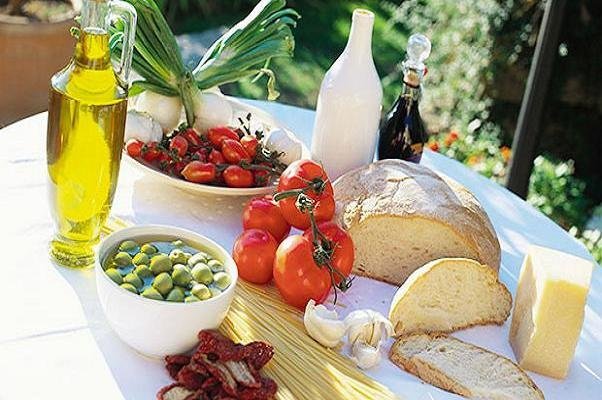  رژیم غذایی مناسب برای پیشگیری از آلزایمر