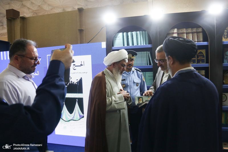 غرفه موسسه تنظیم و نشر آثار امام خمینی (ره) در سی و ششمین نمایشگاه کتاب تهران-3