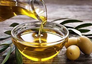 خوردن روزانه یک قاشق روغن زیتون از مرگ این بیماران جلوگیری می کند!