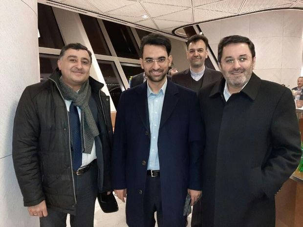 وزیر ارتباطات به باکو رفت